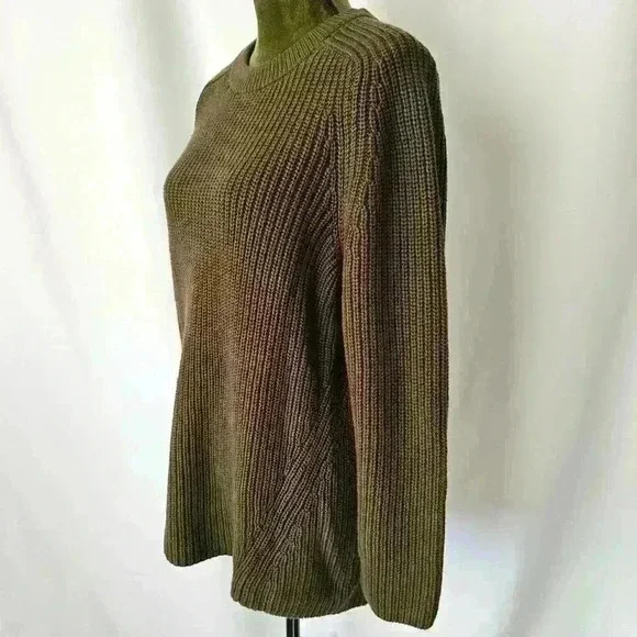 Express Crew Neck Oversized Shaker Knit Sweater, Dark Olive, Size S - Picture 7 of 9